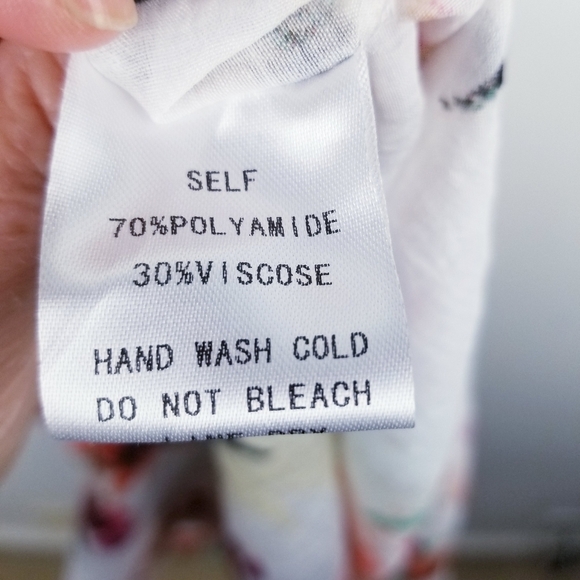 BUILT BY DREAMERS  Semi-Sheer Floral Longline Sleeveless Button Front Top size M - Picture 10 of 11